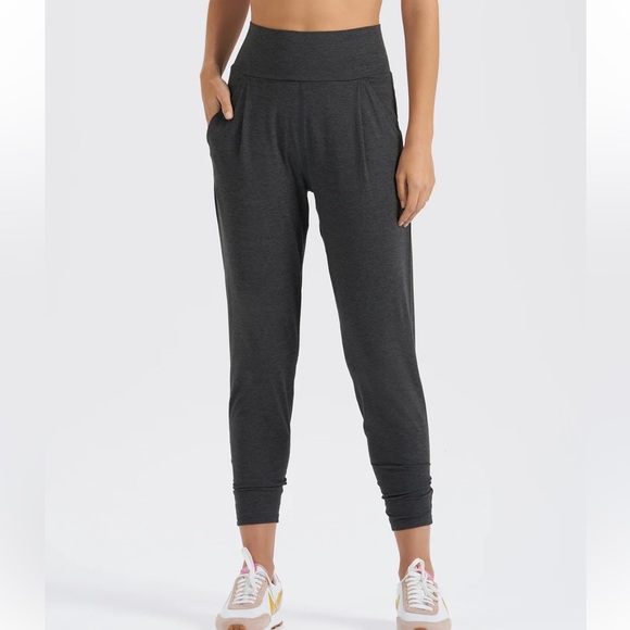 Vuori Lux at Ease Pants - Picture 3 of 3